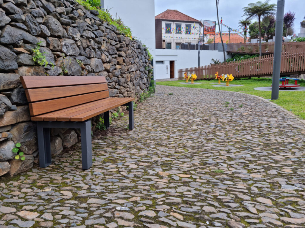 Banc Stronger en fer et bois – couleur personnalisable